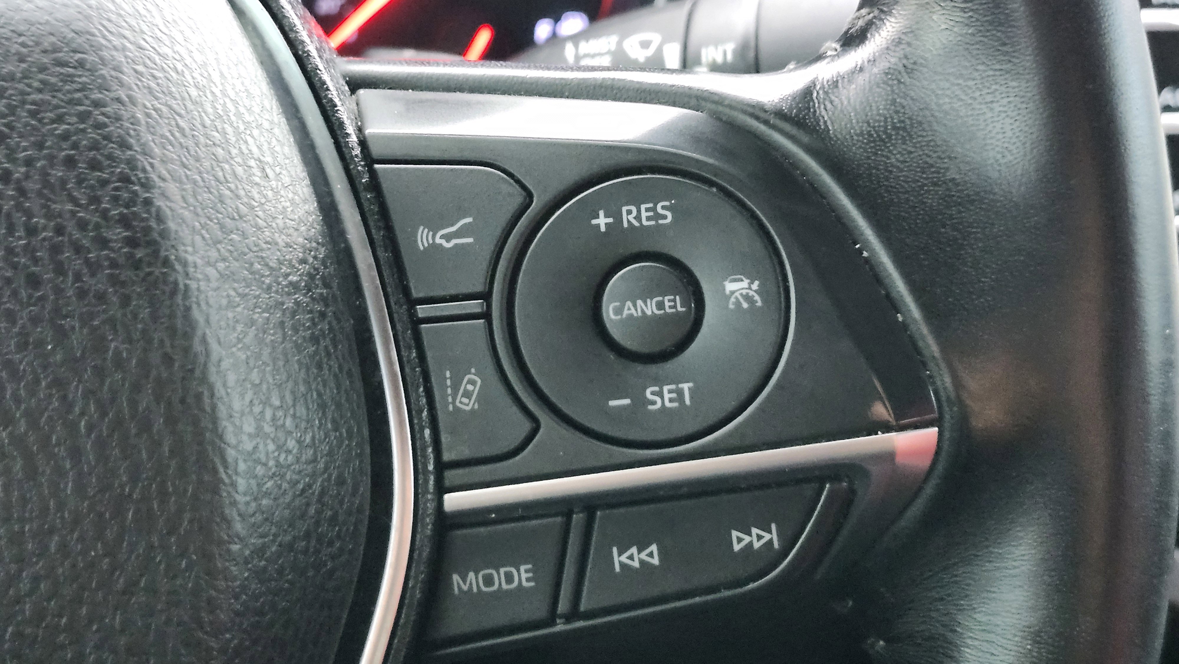 Used 2020 Toyota Camry XSE image 31