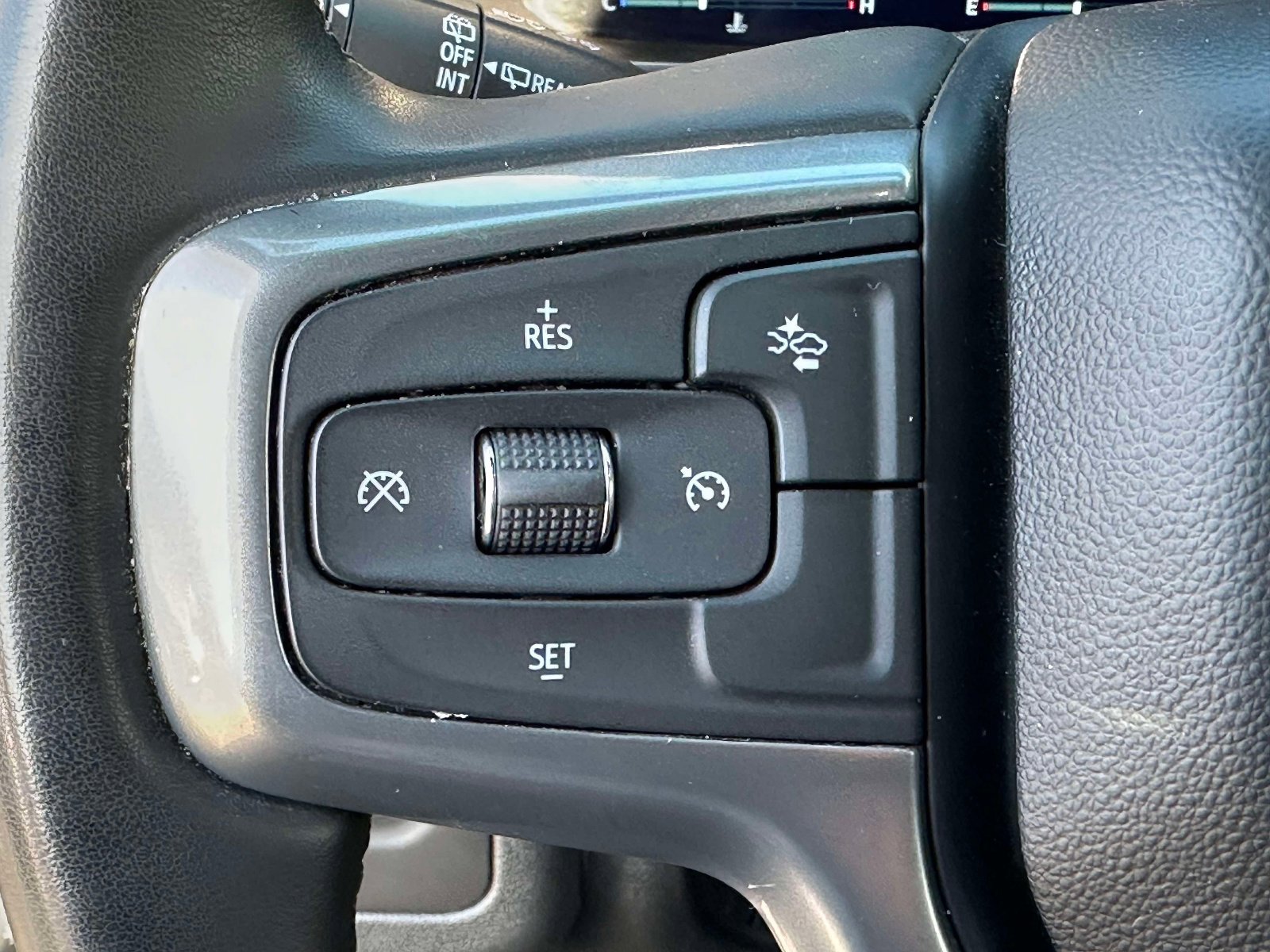 Used 2024 Chevrolet Suburban LT image 20