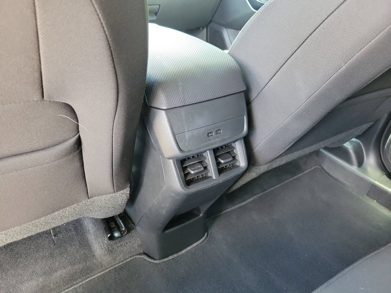 Used 2026 Chevrolet Equinox LT FWD image 10