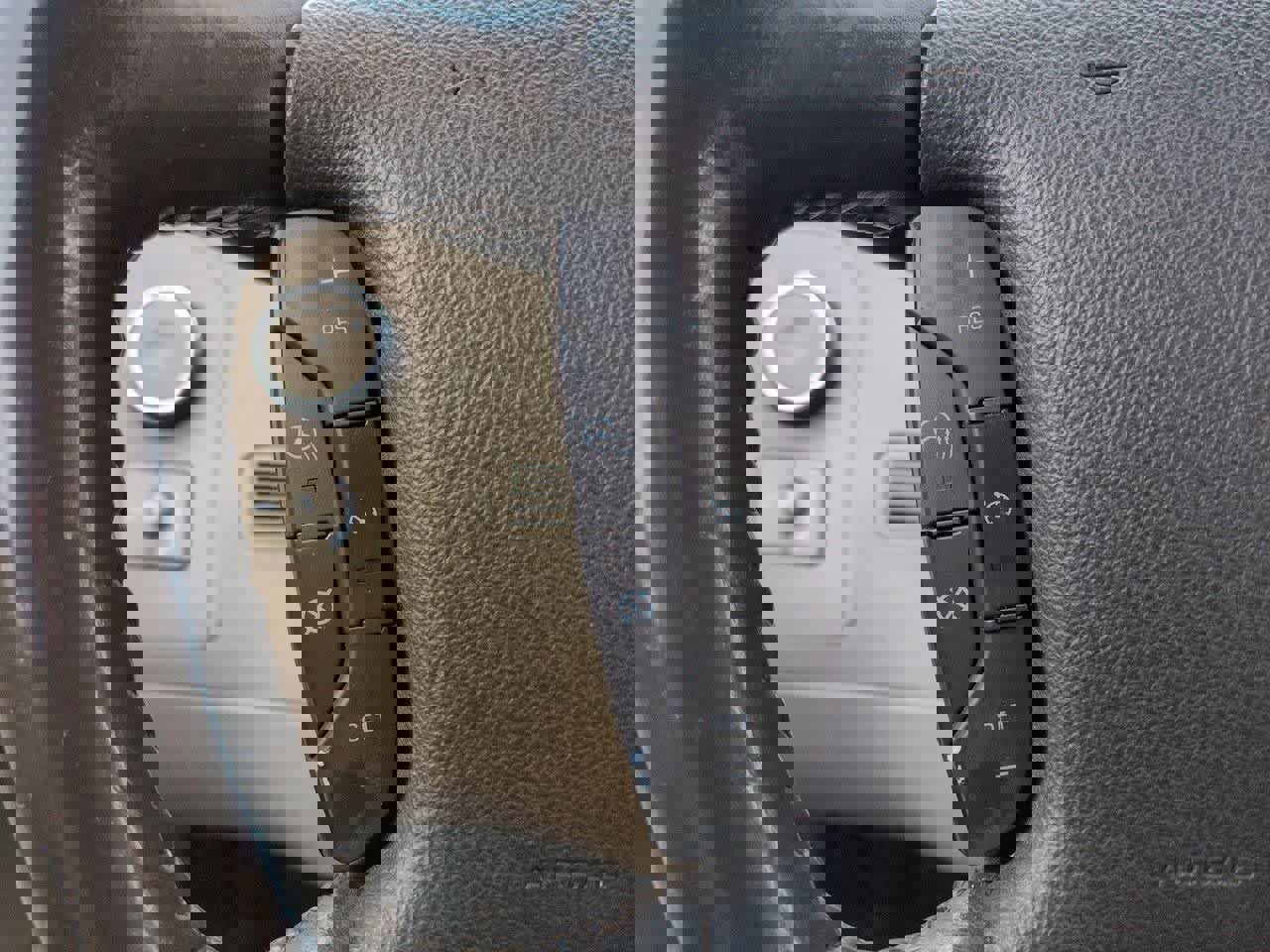 Used 2008 Cadillac DTS w/ Sun And Sound Package image 21