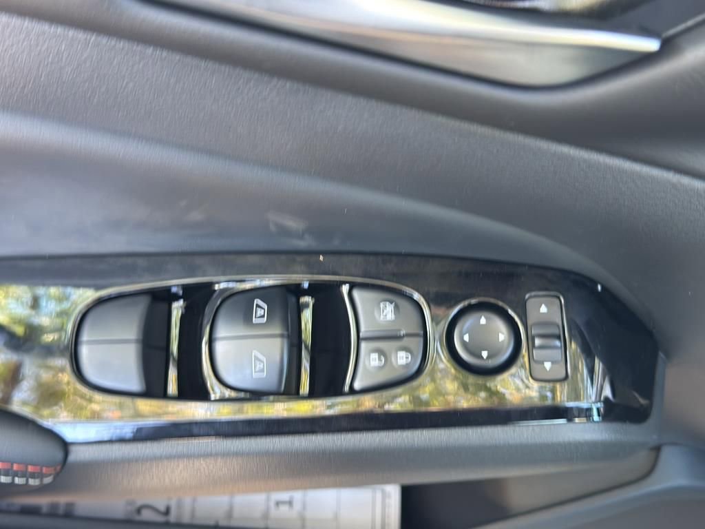 New 2025 Nissan Altima 2.5 SR image 18