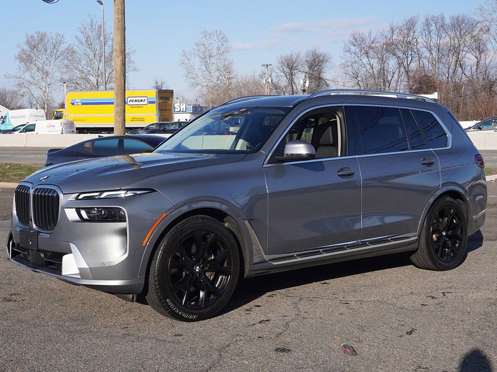 Used 2025 BMW X7 xDrive40i w/ Premium Package image 13