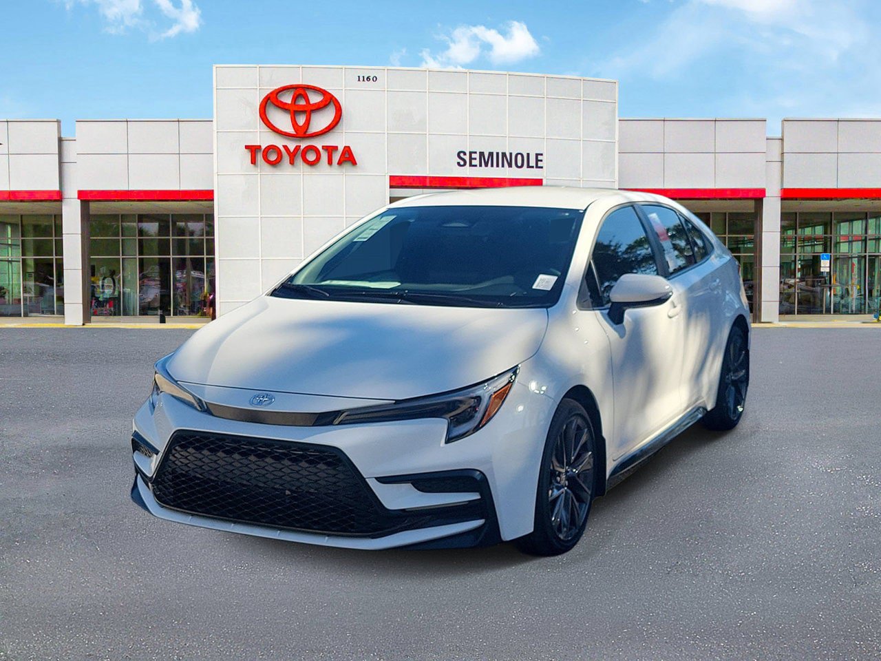 Used 2026 Toyota Corolla SE FWD image 2