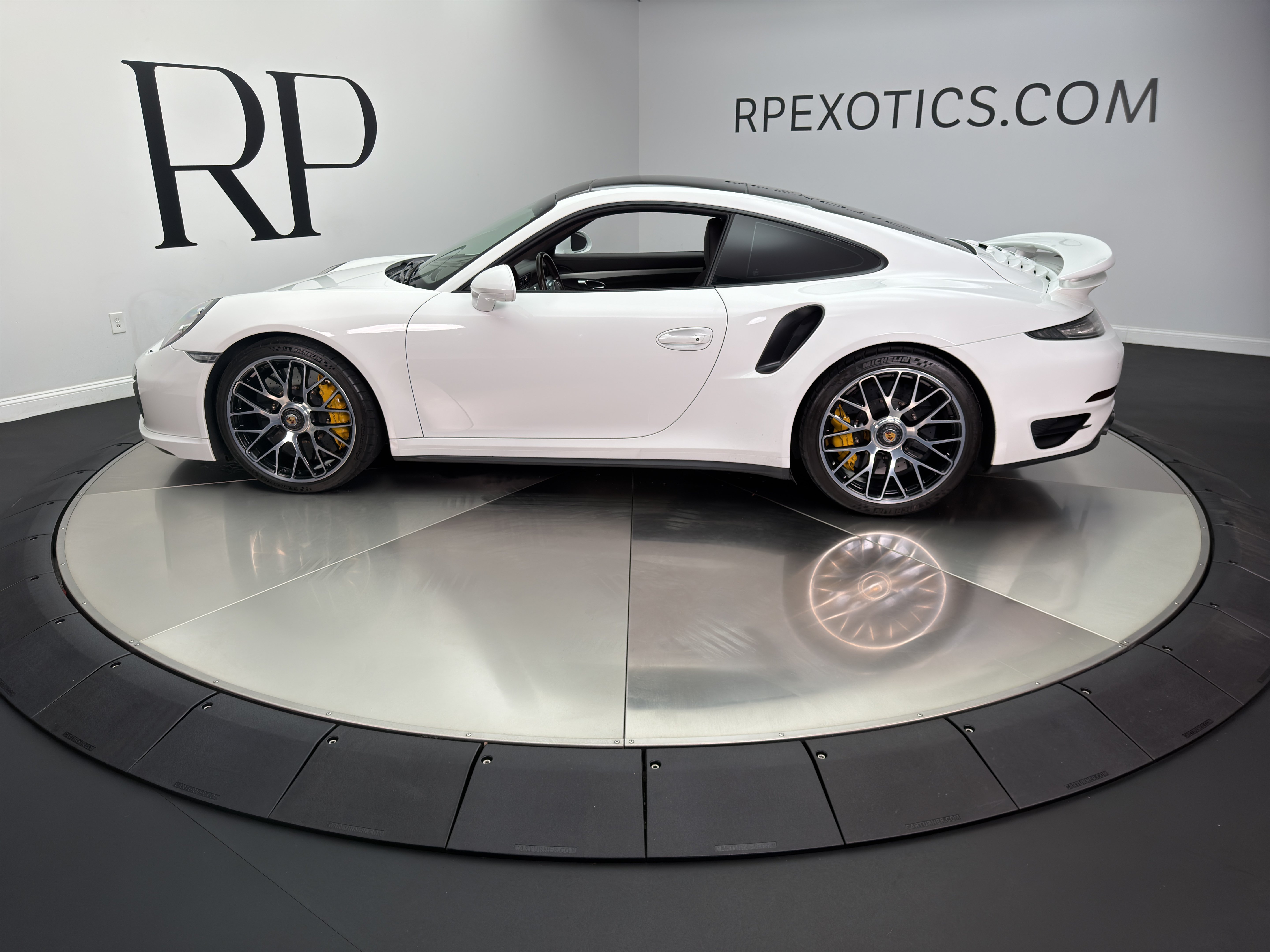 Used 2014 Porsche 911 Turbo S AWD/4WD image 3
