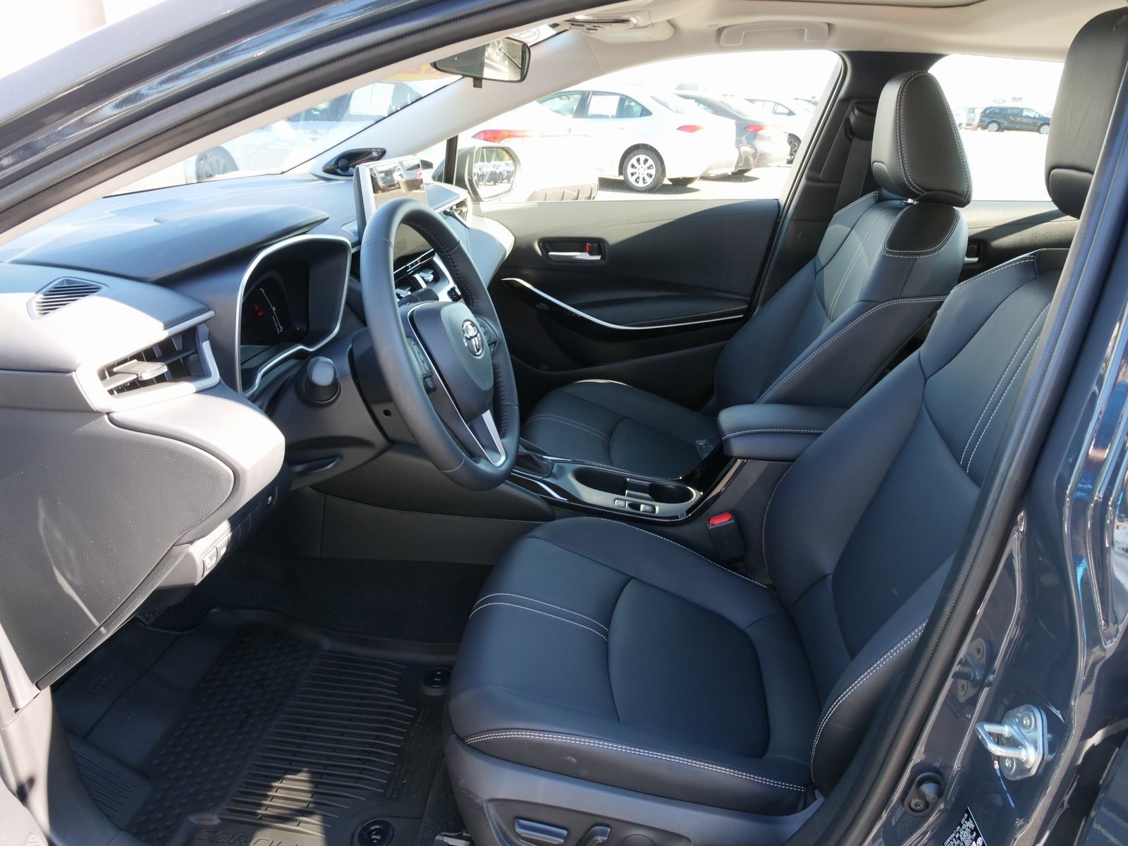 Used 2025 Toyota Corolla XLE image 17