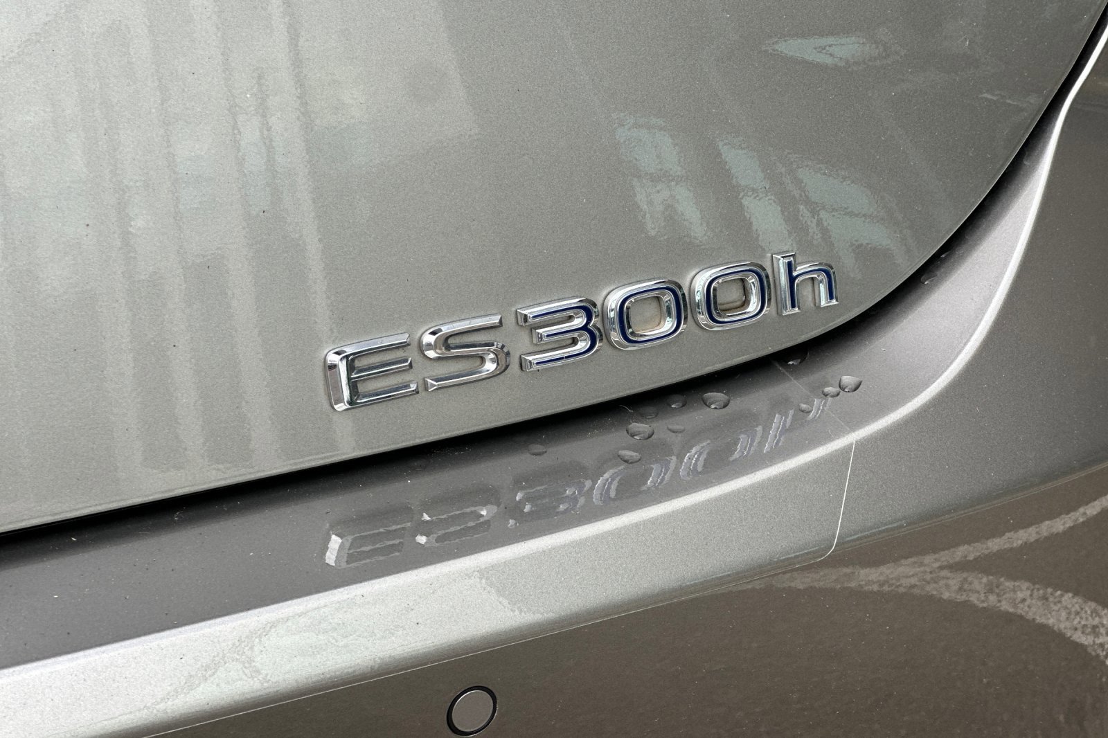 Used 2020 Lexus ES 300h w/ Luxury Package image 26