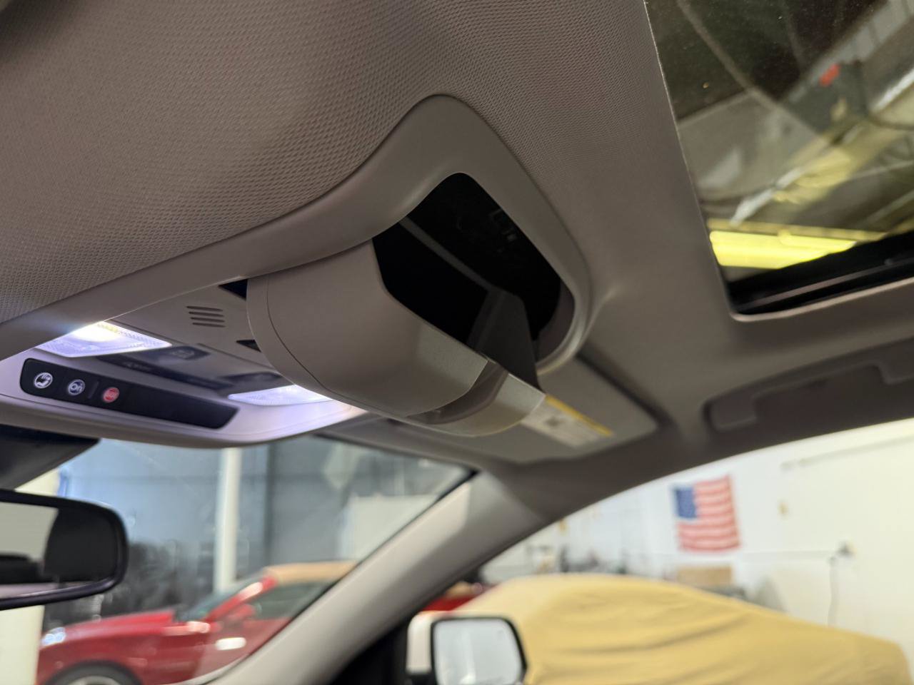 Used 2017 GMC Acadia SLT AWD/4WD image 9