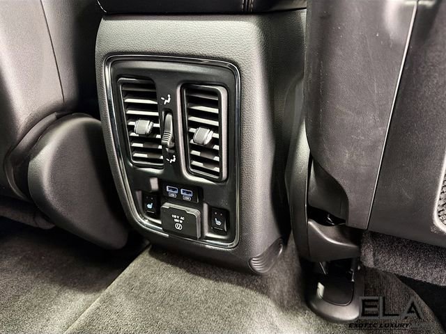 Used 2015 Jeep Grand Cherokee SRT image 28