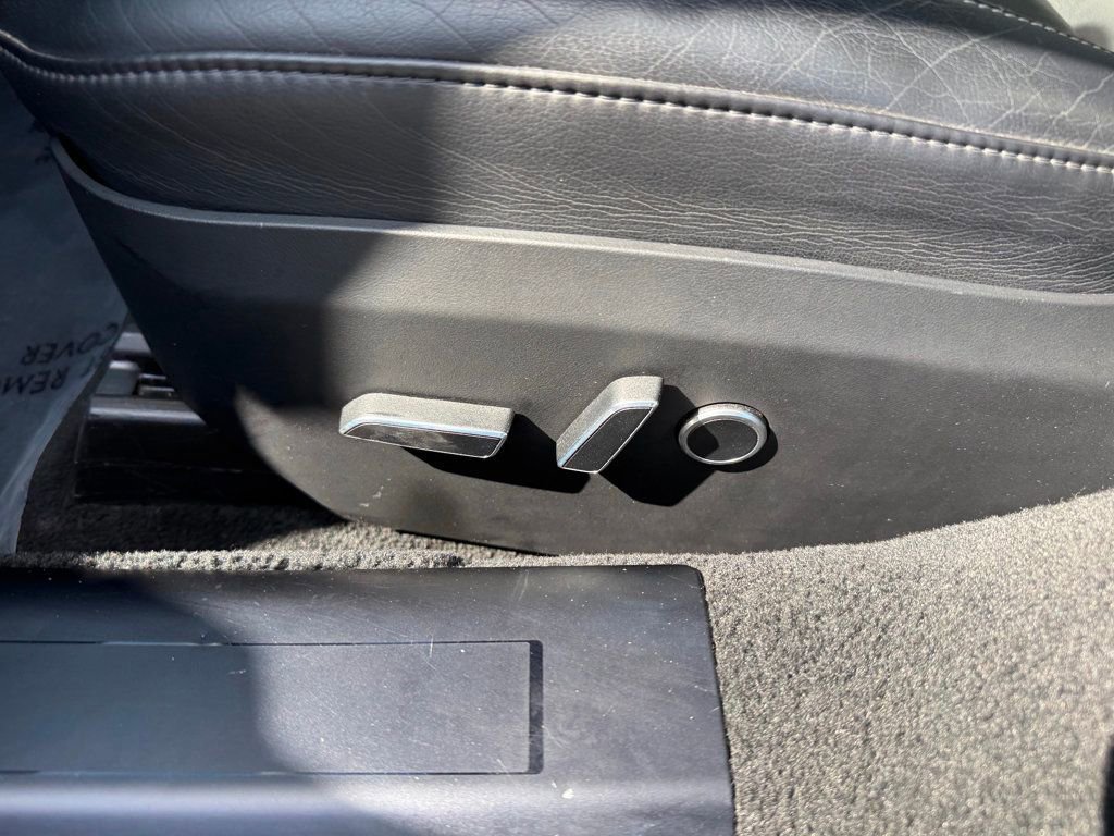 Used 2021 Tesla Model S Plaid image 11