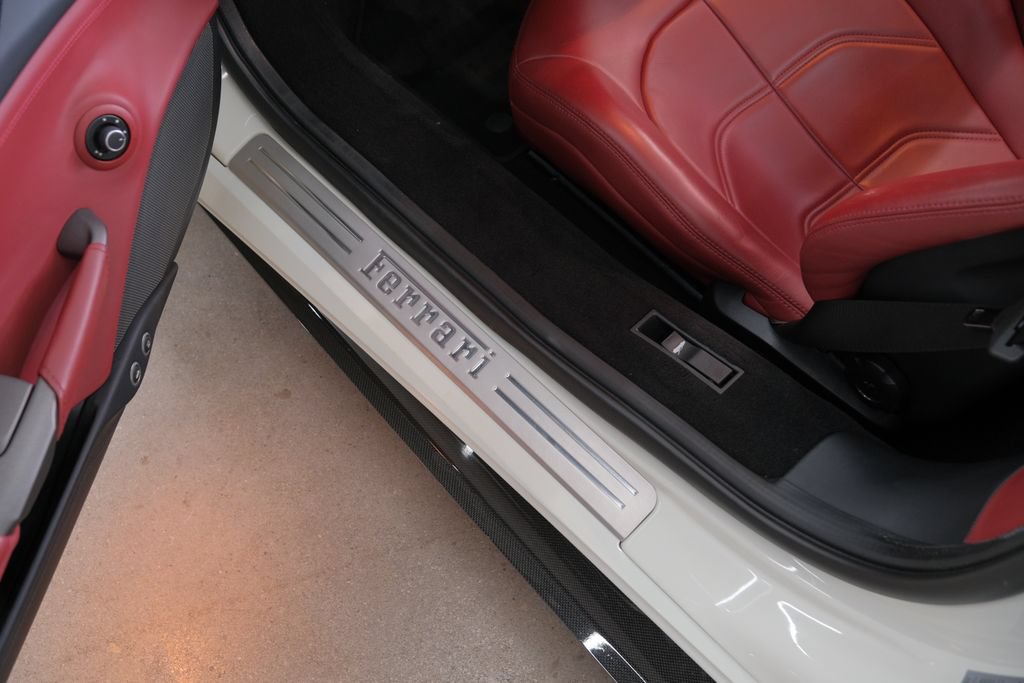Used 2018 Ferrari 488 Spider RWD image 36