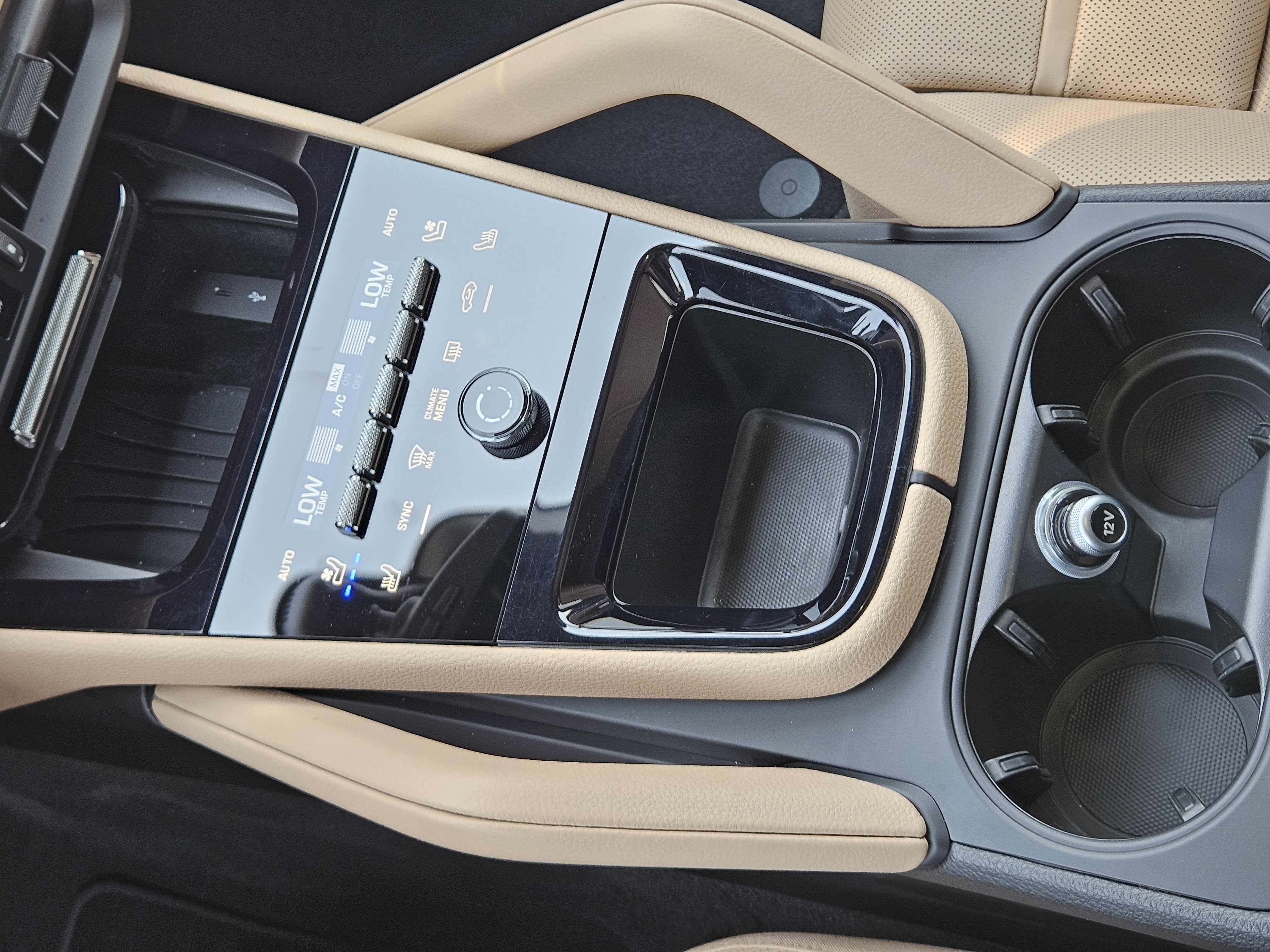 Certified 2025 Porsche Cayenne Coupe image 28