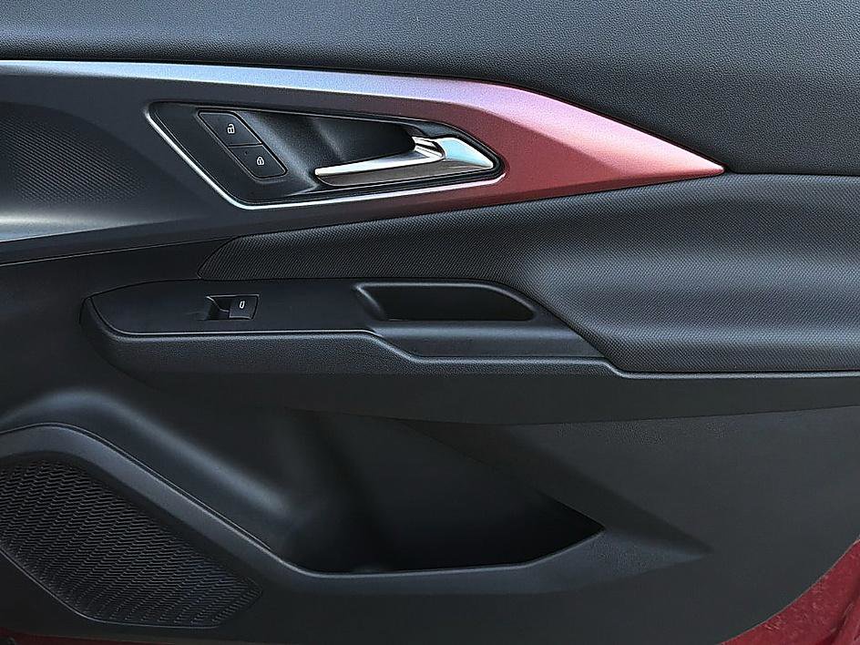 Used 2025 Chevrolet Equinox EV RS image 23