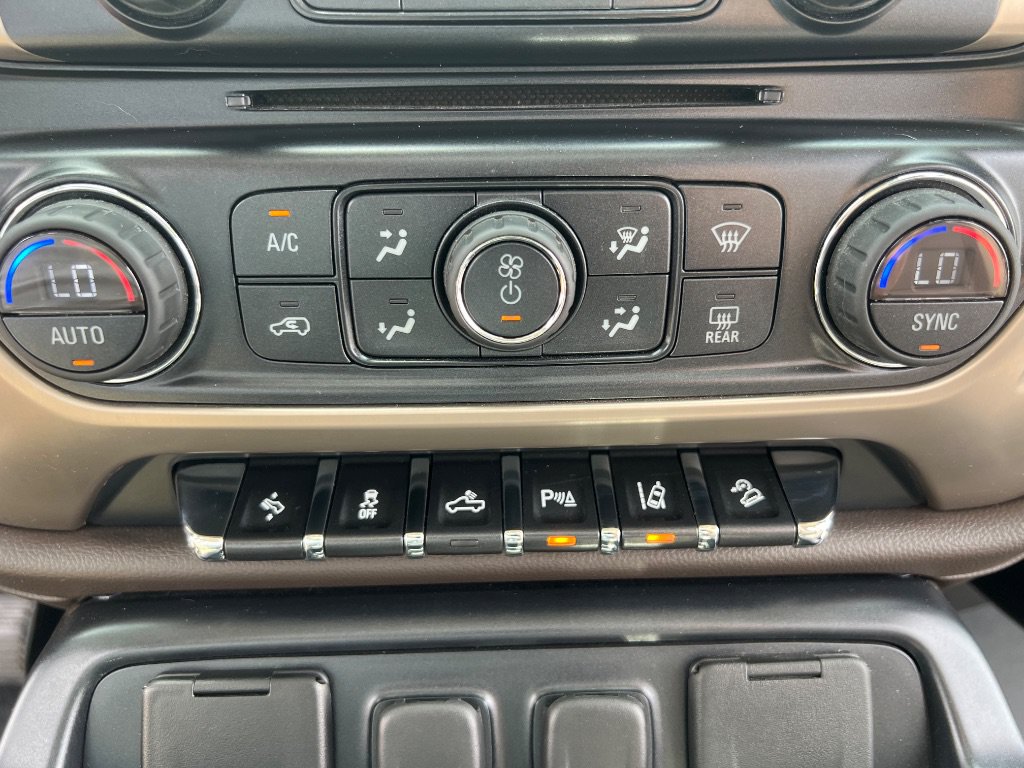 Used 2015 GMC Sierra 2500 Denali w/ Driver Alert Package AWD/4WD image 25