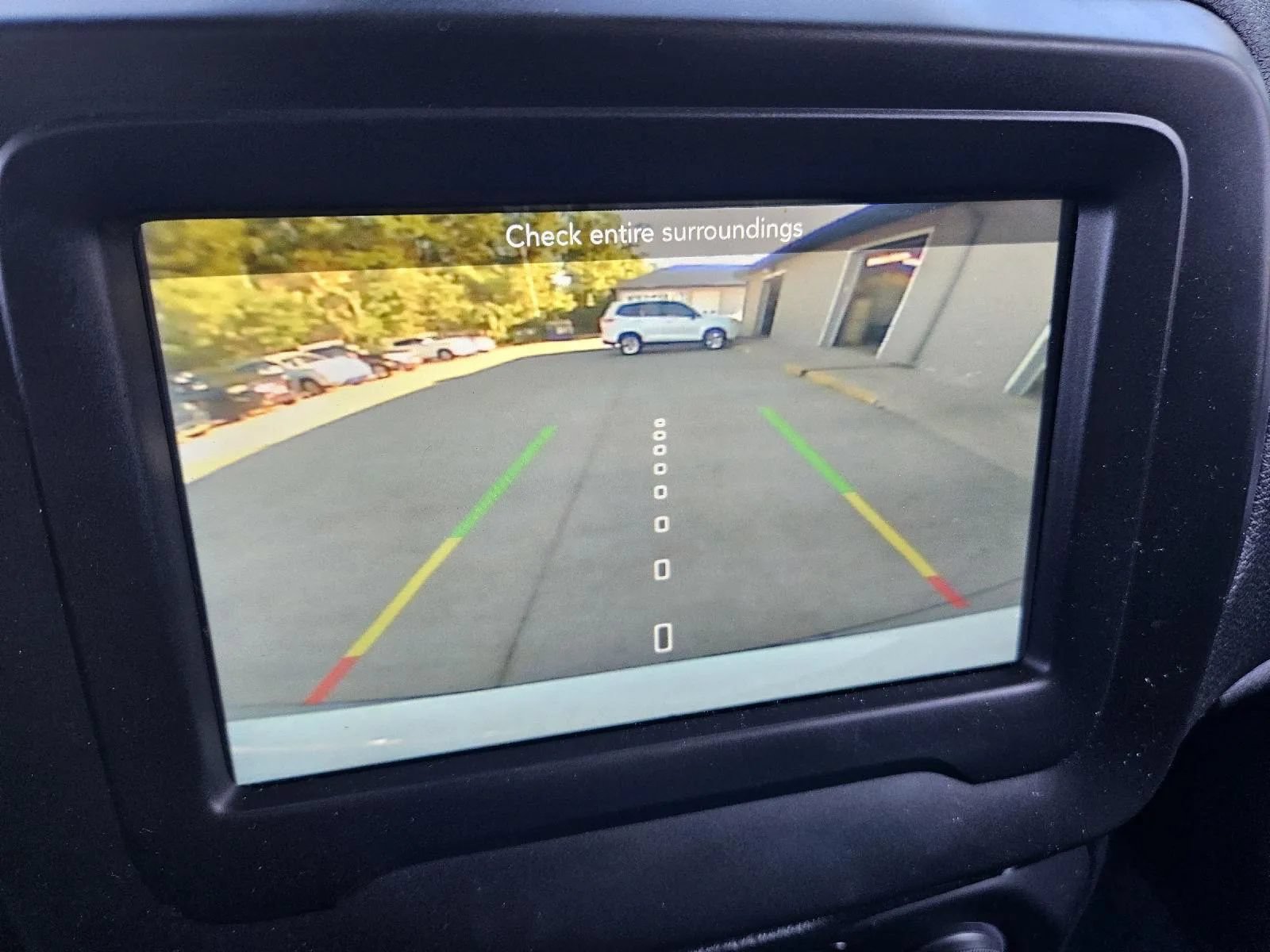 Used 2018 Jeep Renegade Latitude w/ Cold Weather Group FWD image 18