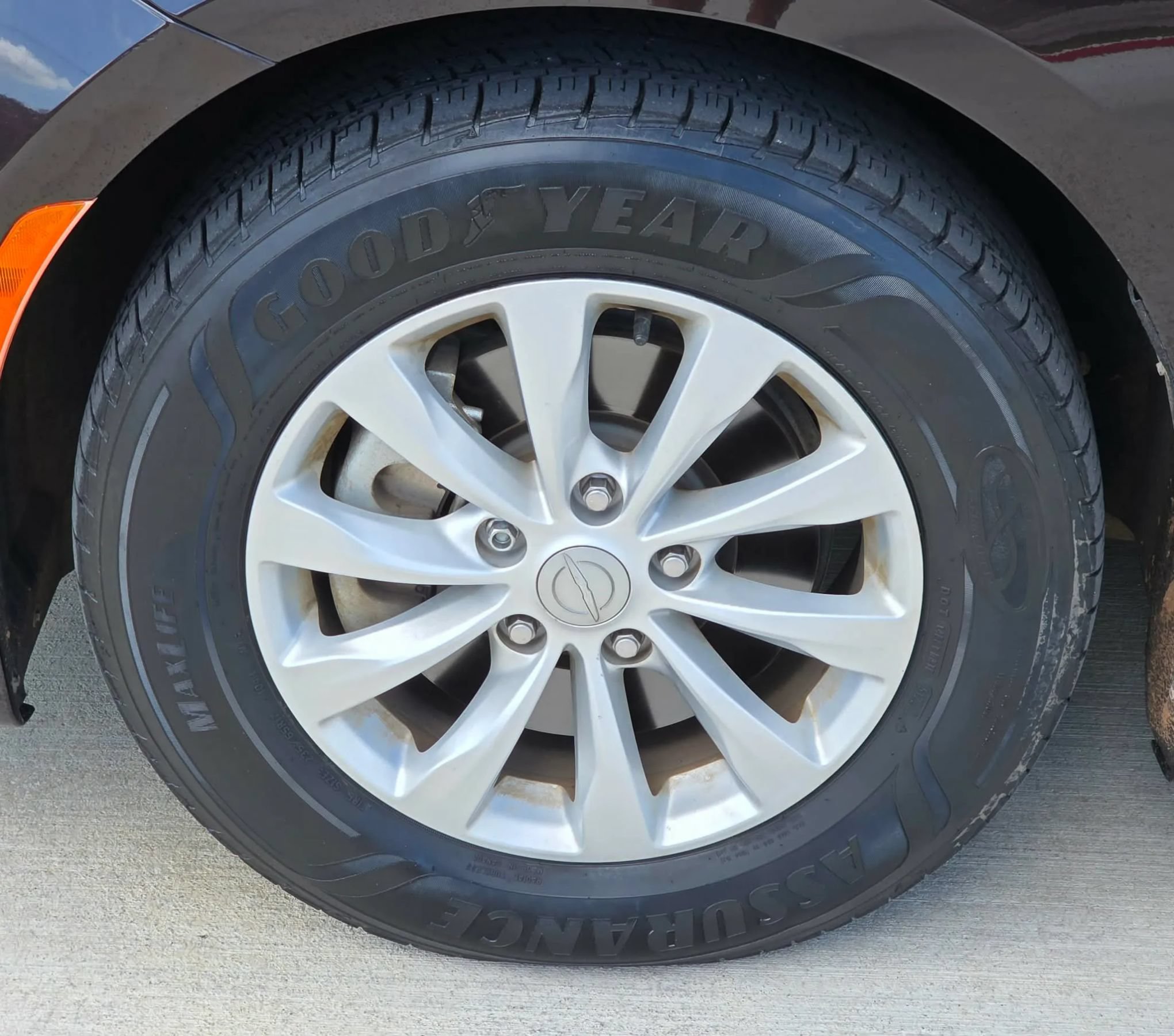 Used 2017 Chrysler Pacifica Touring-L FWD image 34