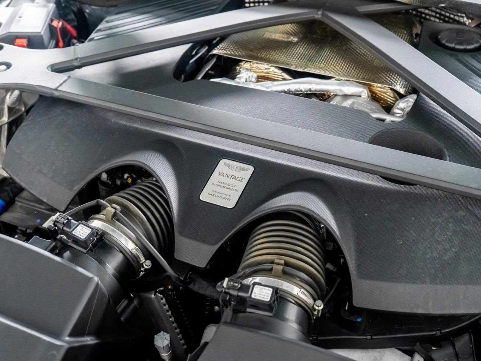 Used 2025 Aston Martin V8 Vantage Coupe image 53