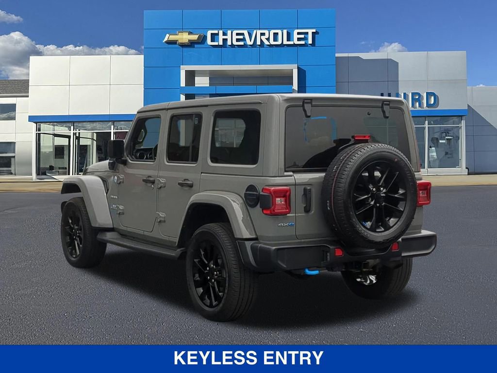 Used 2023 Jeep Wrangler Unlimited Sahara w/ Cold Weather Group AWD/4WD image 7