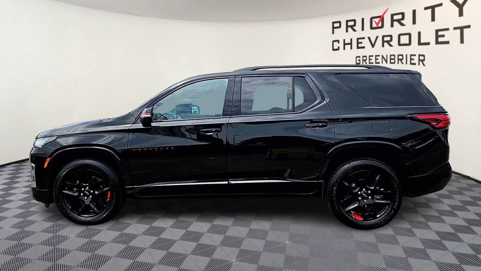 Certified 2023 Chevrolet Traverse Premier w/ Redline Edition FWD image 5