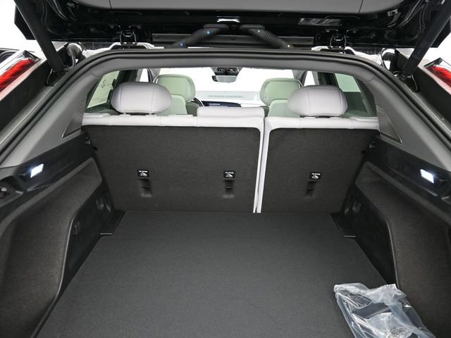 New 2025 Cadillac Optiq Luxury 1 w/ LPO, Floor Liner Package image 28