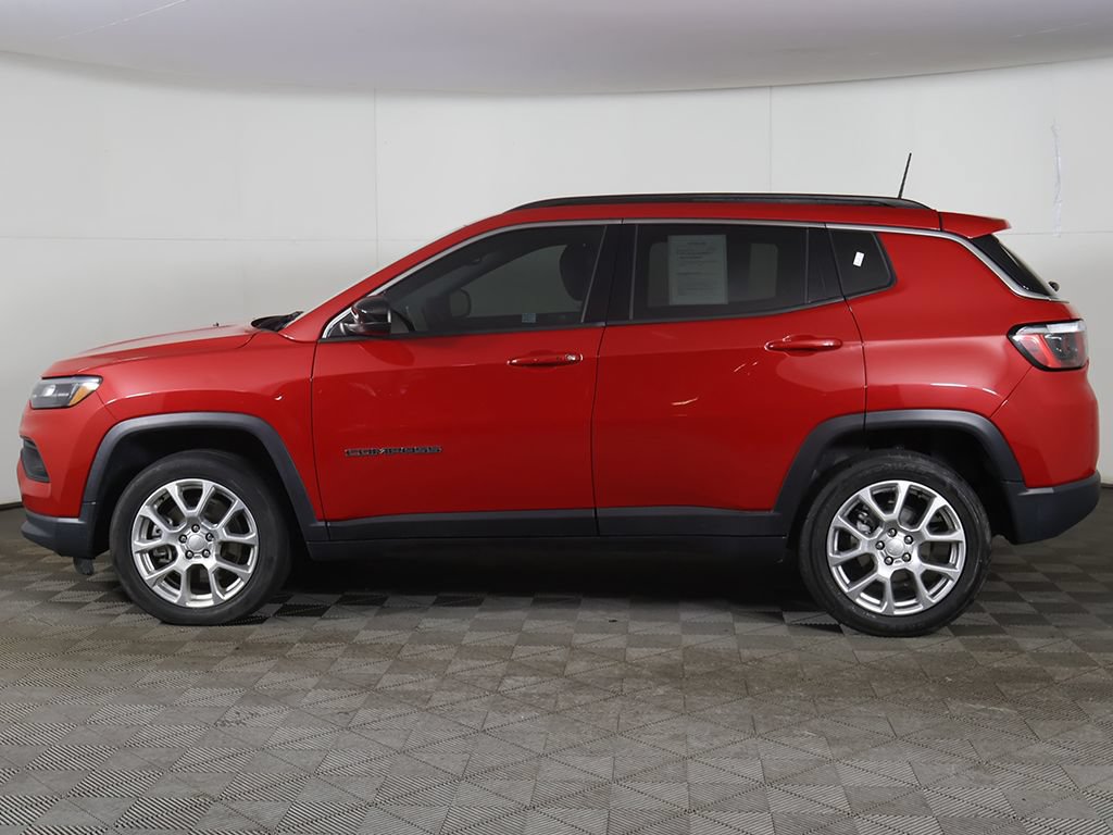 Used 2023 Jeep Compass Latitude AWD/4WD image 15
