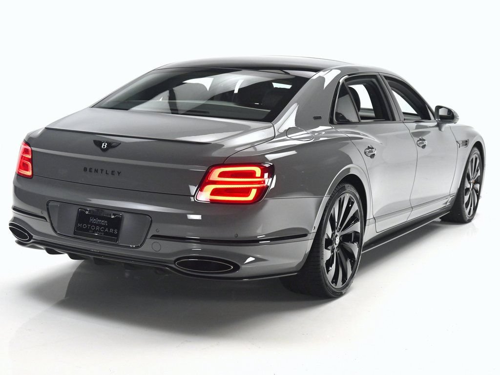 Used 2025 Bentley Flying Spur Plug-In Hybrid AWD/4WD image 4