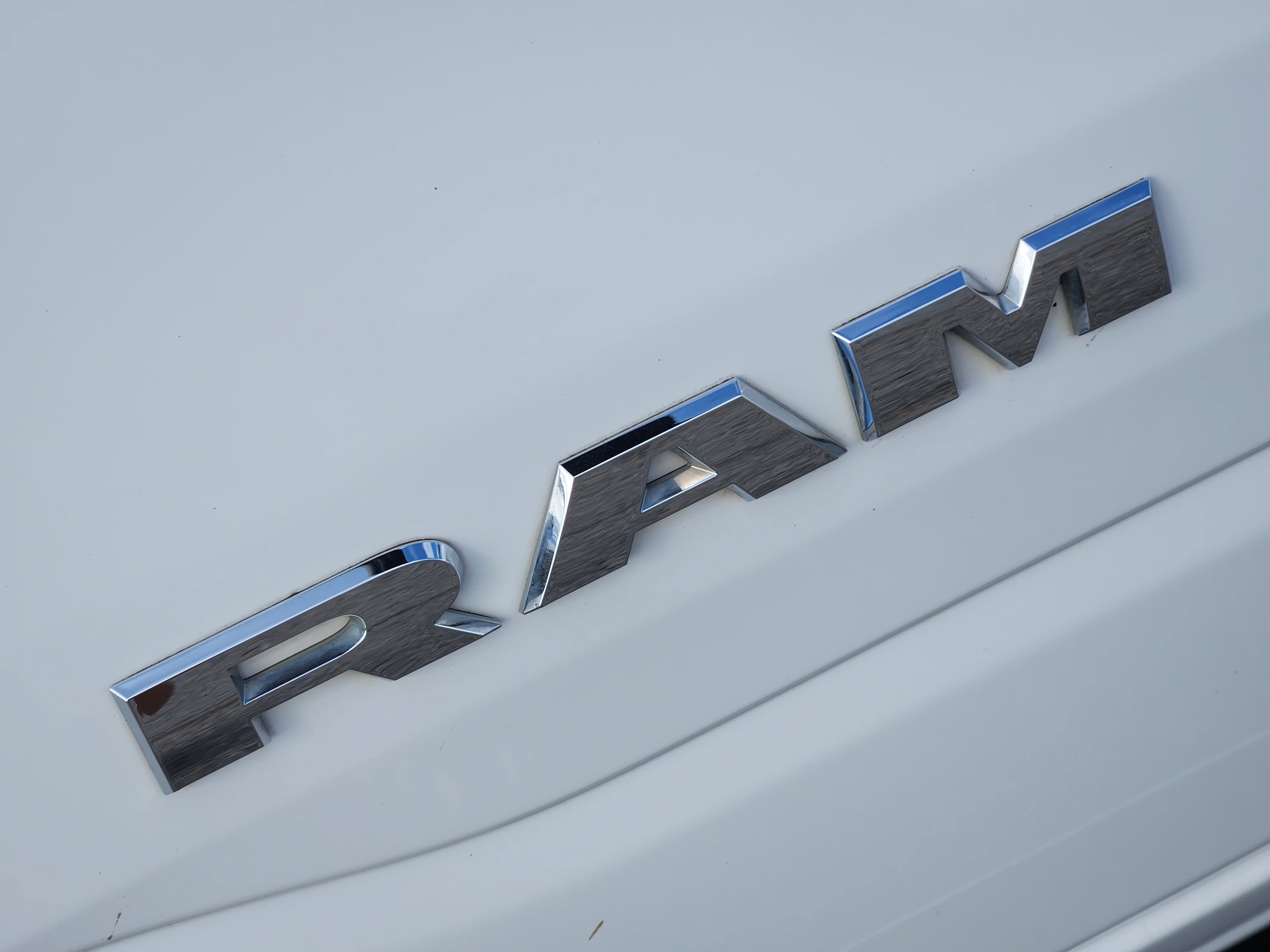Used 2023 RAM 1500 Laramie AWD/4WD image 12