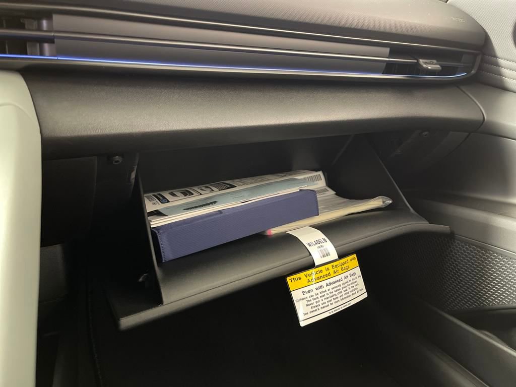 New 2025 Hyundai Elantra Limited image 21