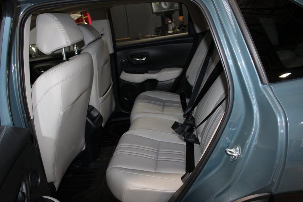 Used 2025 Honda HR-V EX-L image 17