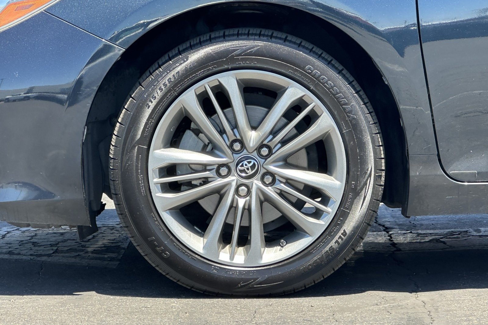 Used 2017 Toyota Camry SE FWD image 30