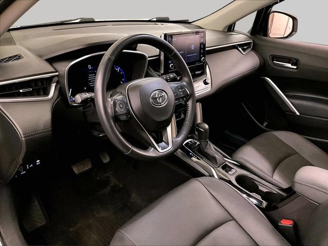 Used 2022 Toyota Corolla Cross XLE w/ Convenience Package AWD/4WD image 12