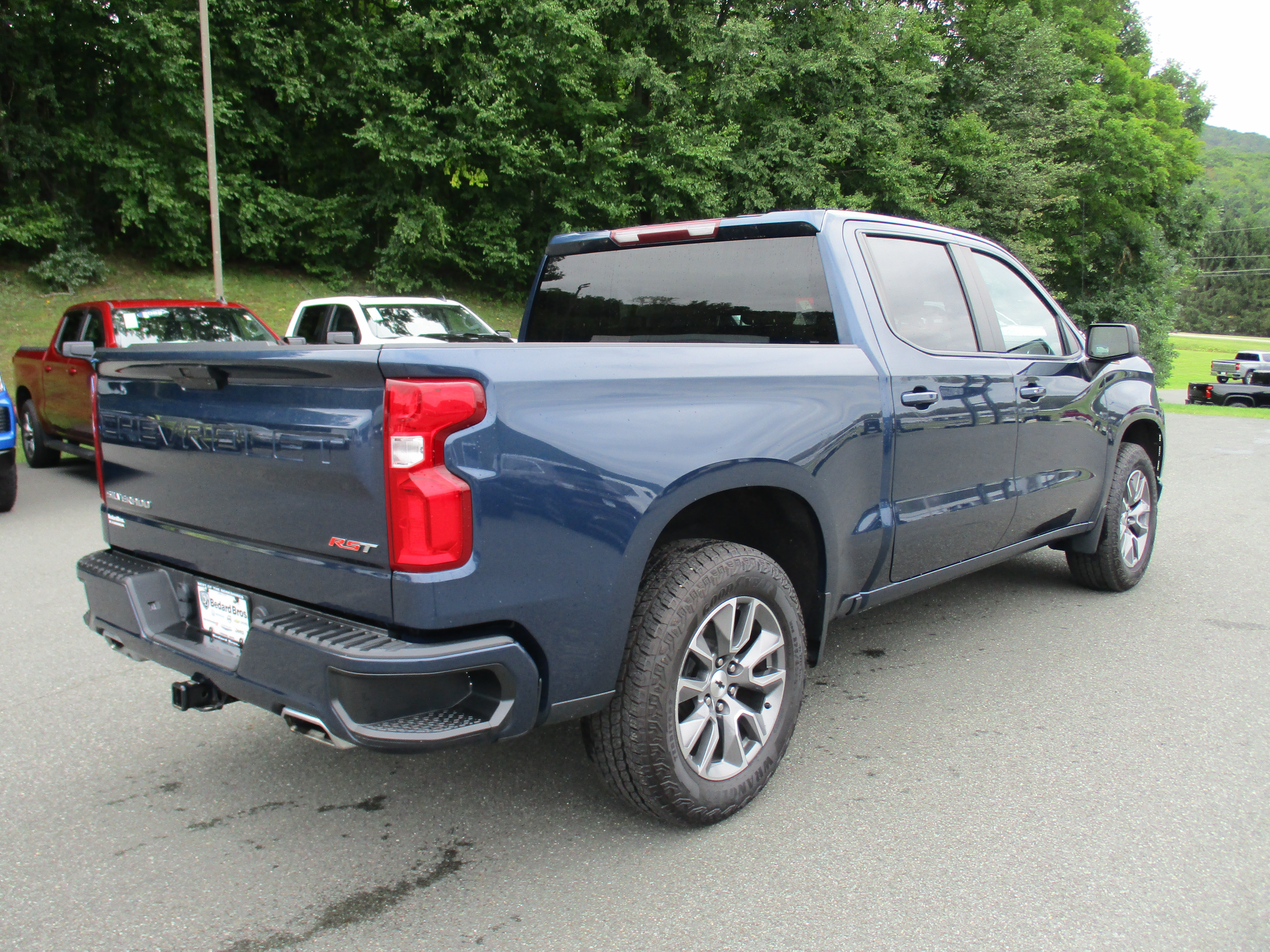 Certified 2022 Chevrolet Silverado 1500 RST w/ Z71 Off-Road Package AWD/4WD image 5