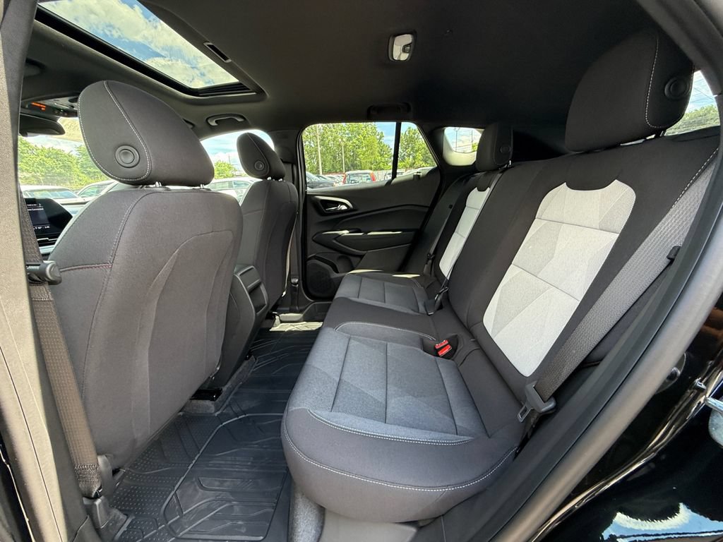New 2026 Chevrolet Trax RS w/ Sunroof Package FWD image 23