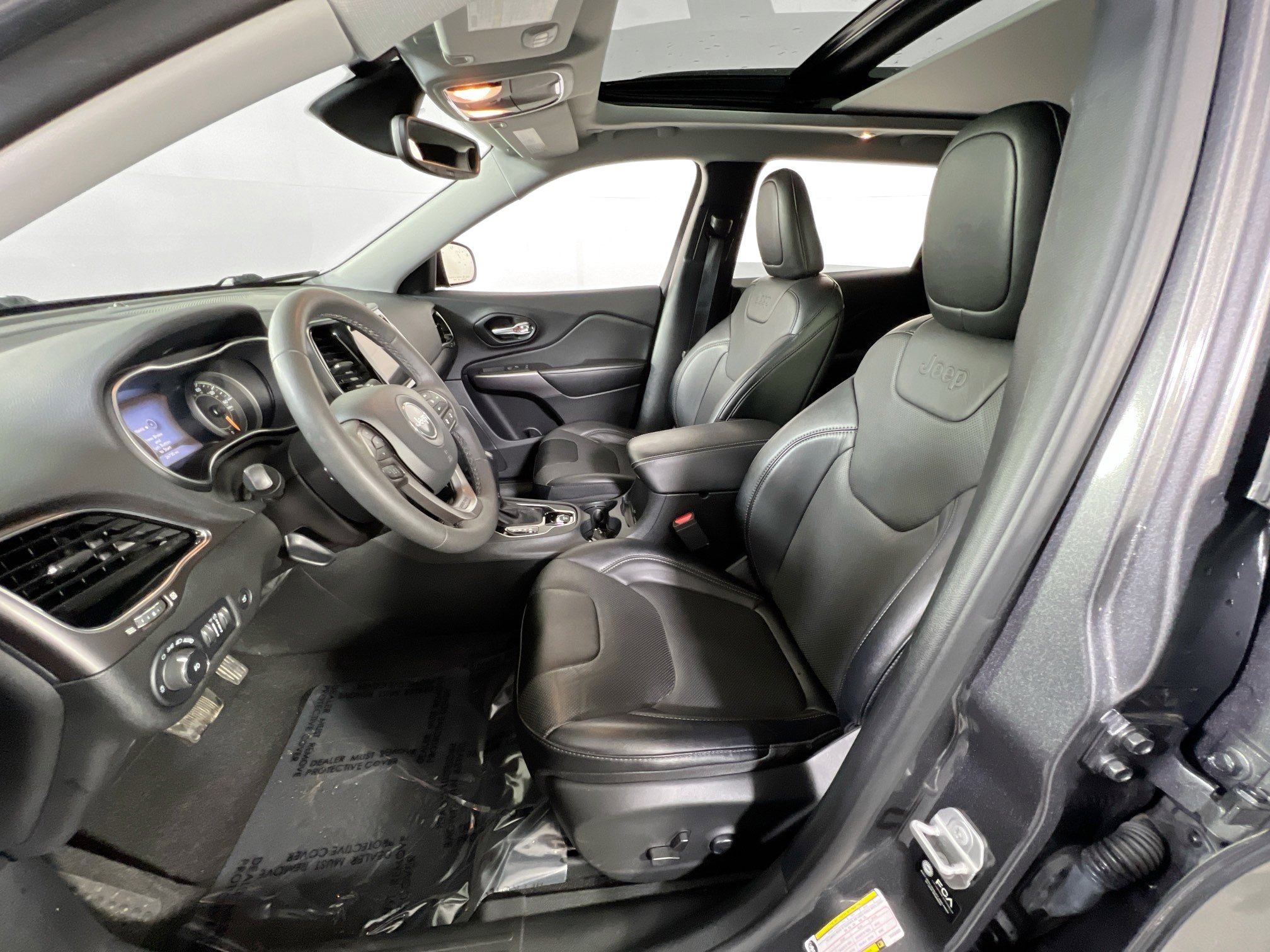 Used 2022 Jeep Cherokee Limited image 20