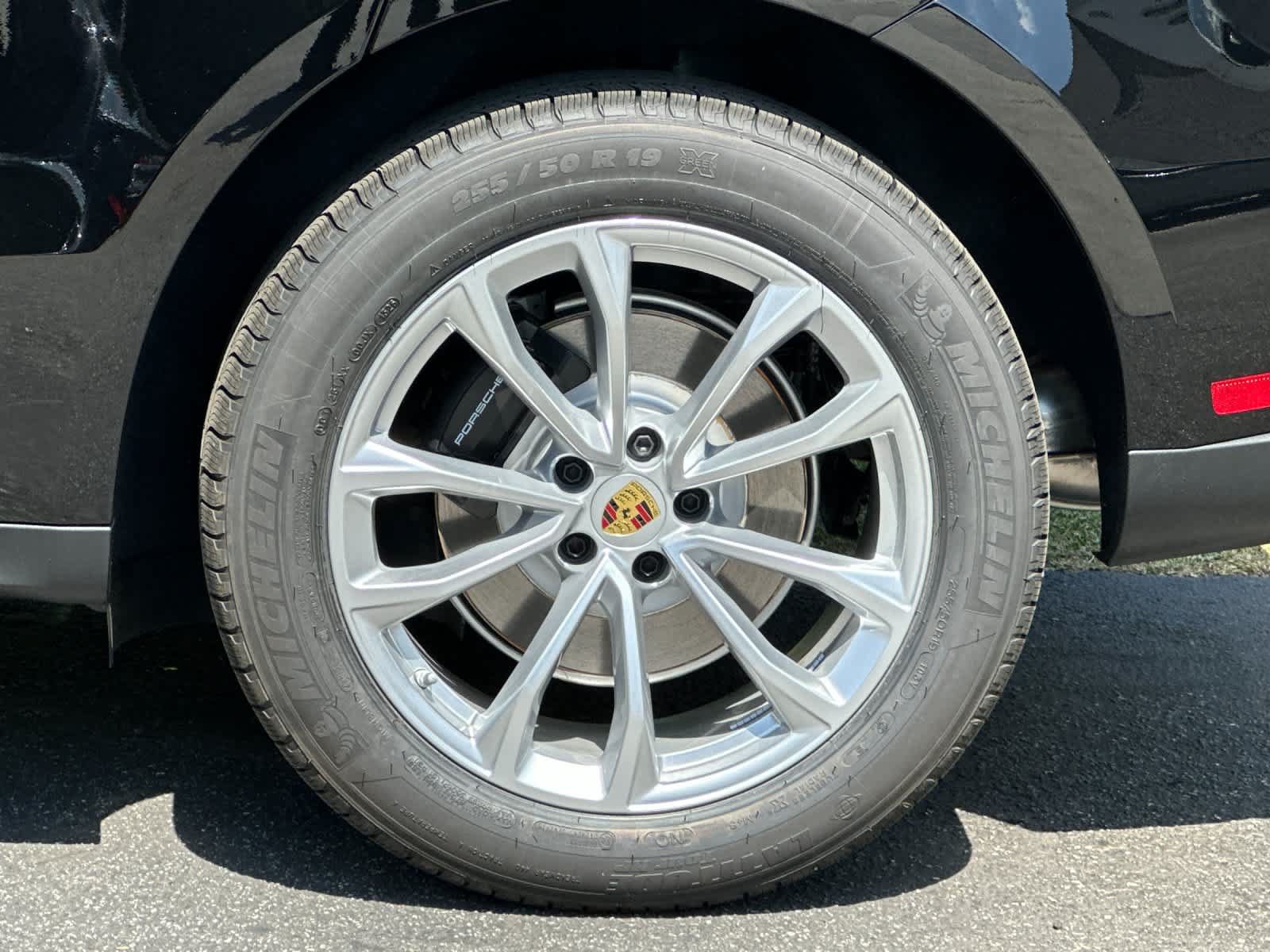 New 2026 Porsche Macan AWD/4WD image 30
