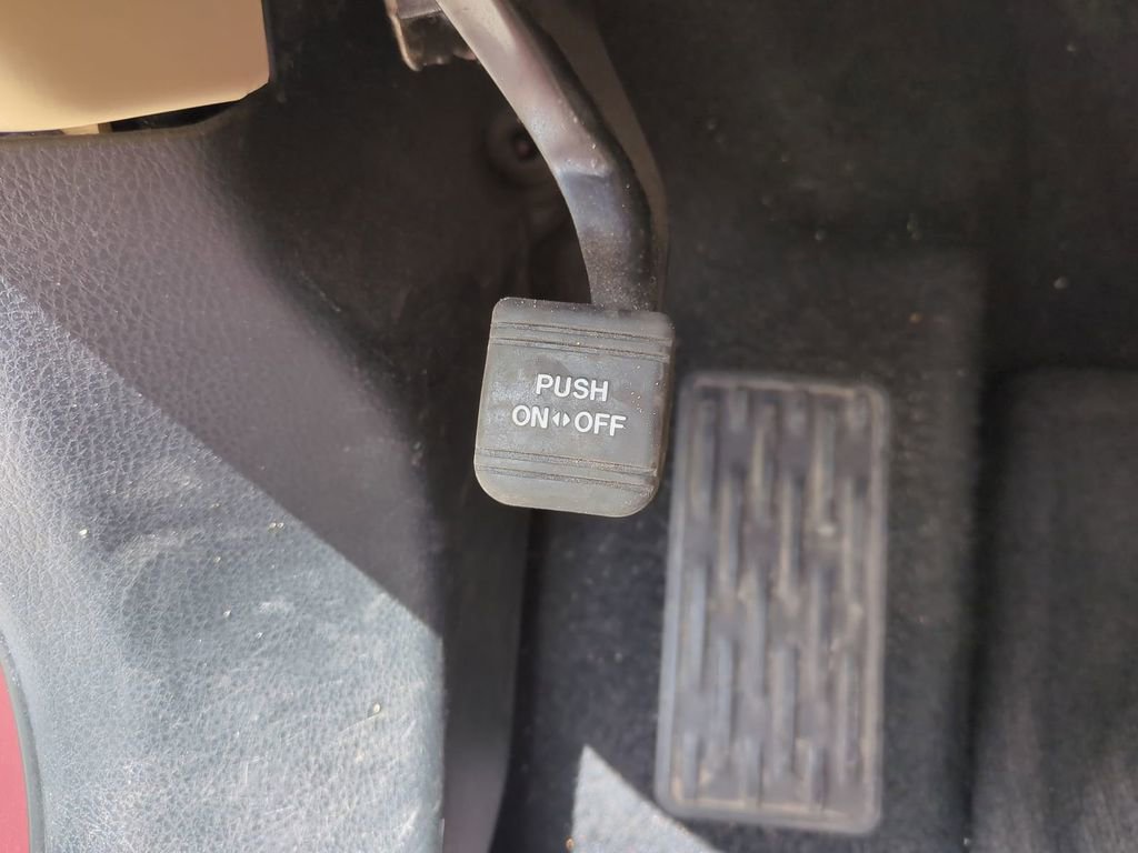 Used 2015 Toyota Highlander Limited w/ Driver Technology Package image 31