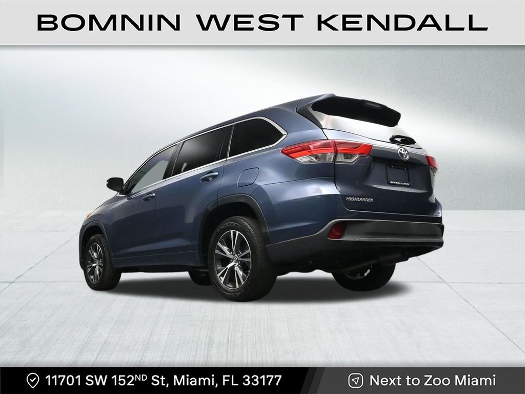 Used 2018 Toyota Highlander LE image 23