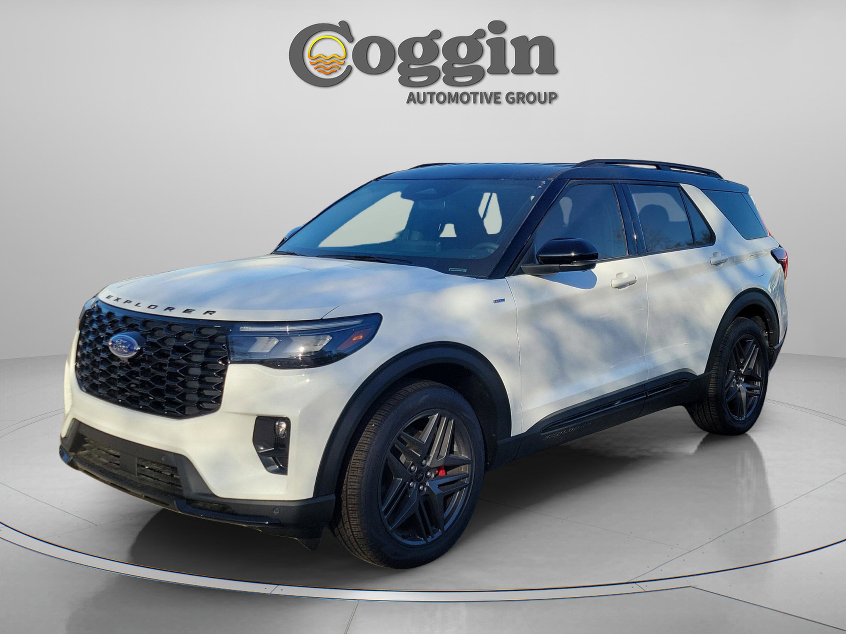 New 2025 Ford Explorer ST-Line w/ Premium Package