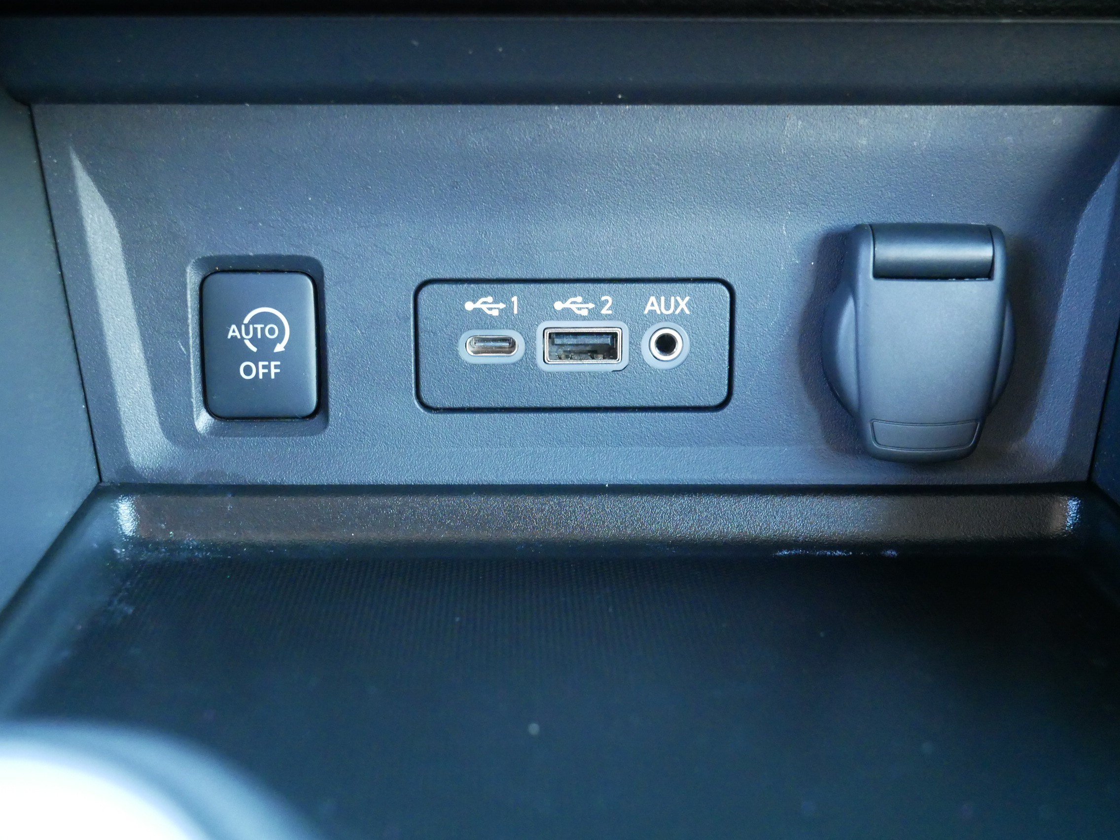 Certified 2024 Nissan Sentra SV FWD image 31