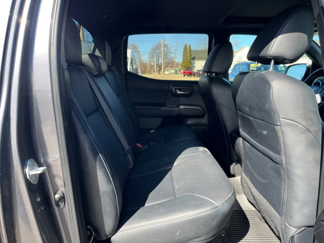Used 2023 Toyota Tacoma TRD Off-Road w/ TRD Premium Off Road Package image 26