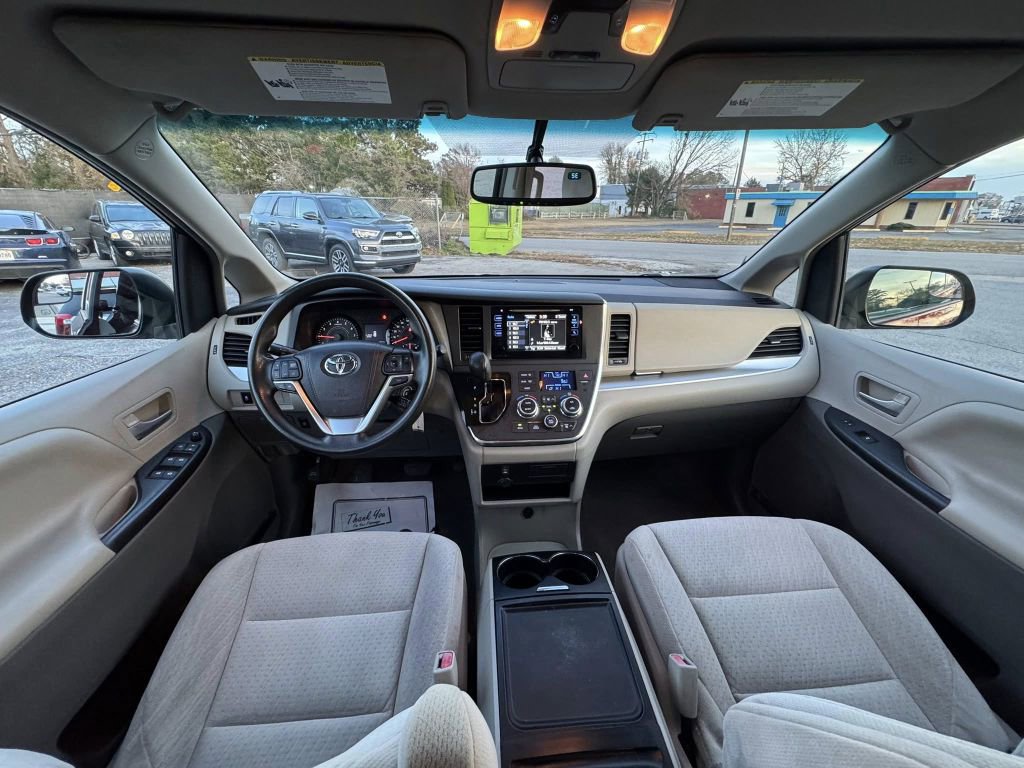 Used 2015 Toyota Sienna LE image 12
