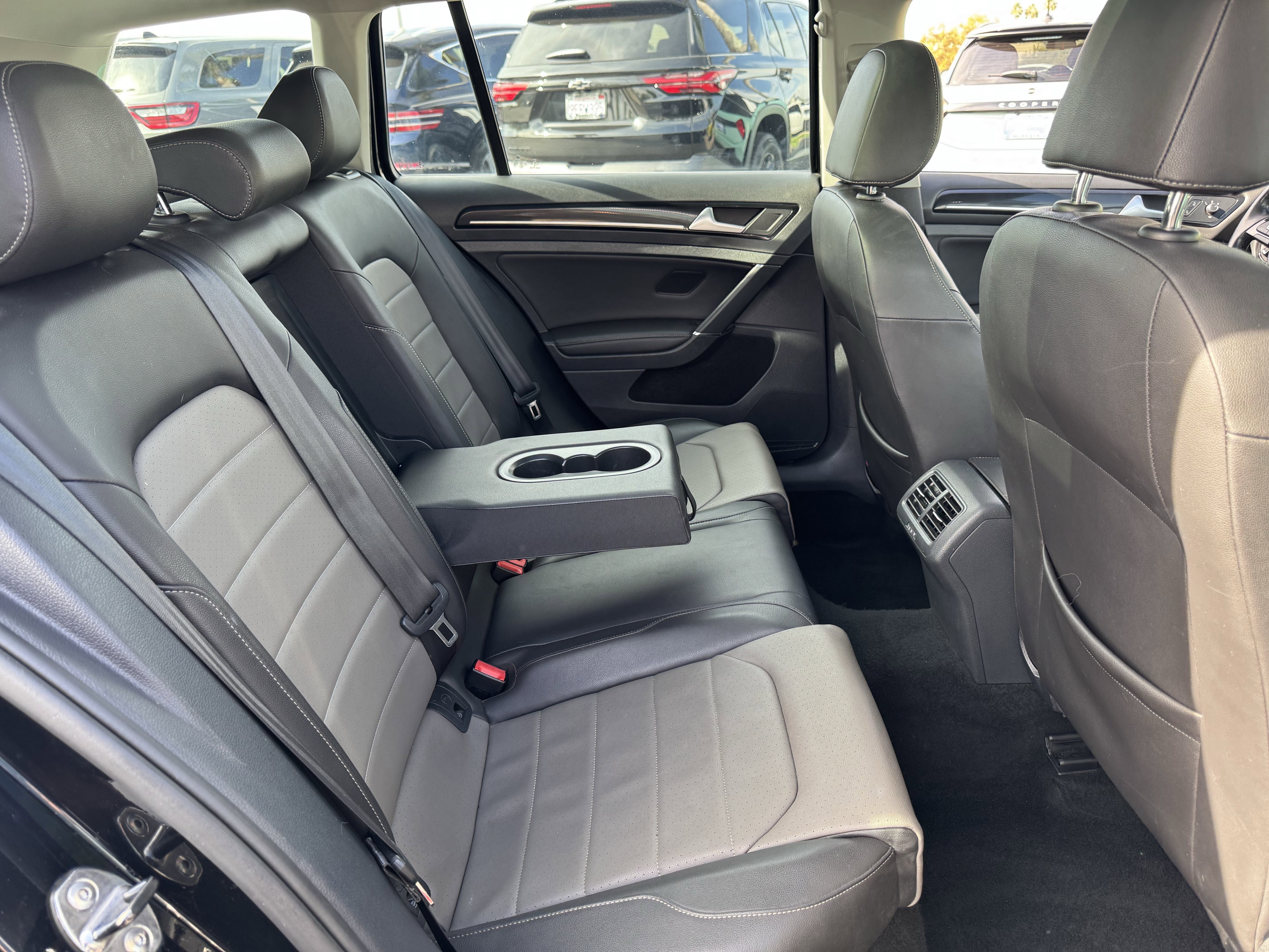 Used 2015 Volkswagen Golf TDI SEL w/ Lighting Package (SEL) image 30