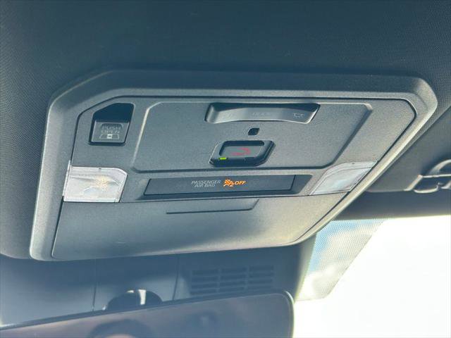 Certified 2025 Toyota Tacoma SR5 AWD/4WD image 19