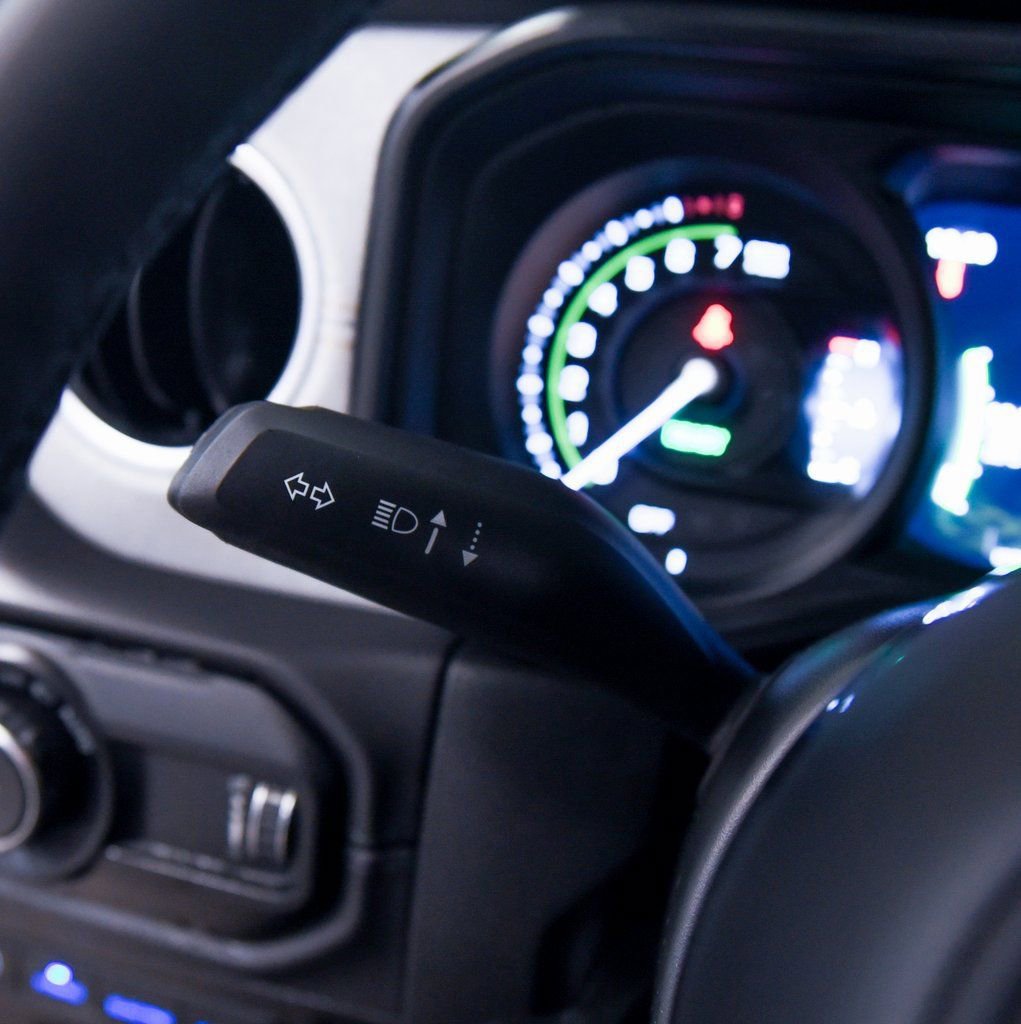 Used 2025 Jeep Wrangler Unlimited Sahara image 26