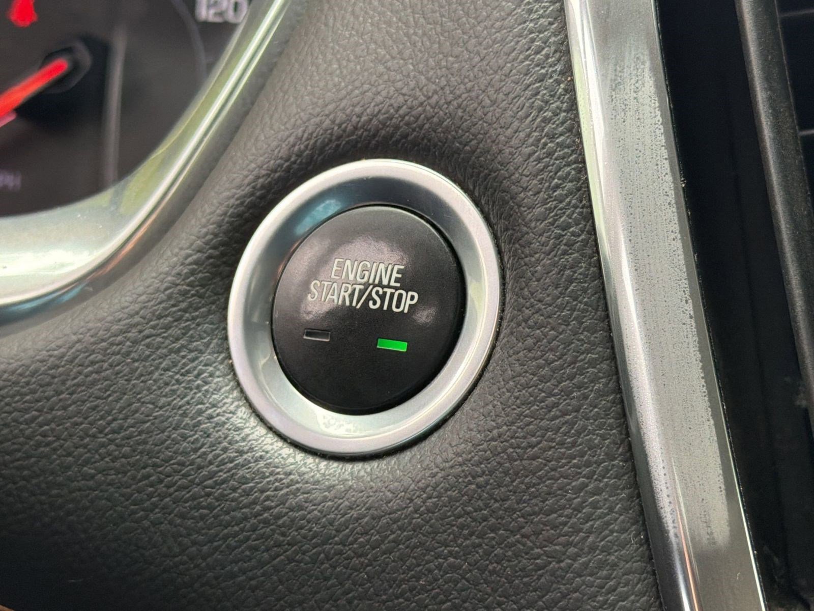 Used 2020 Chevrolet Traverse Premier FWD image 25