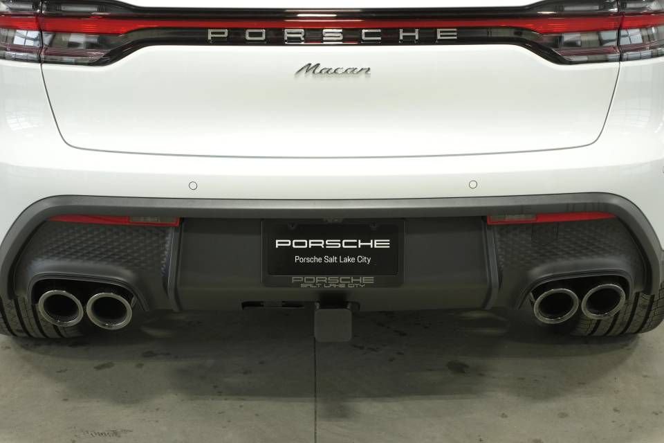 Certified 2026 Porsche Macan AWD/4WD image 39