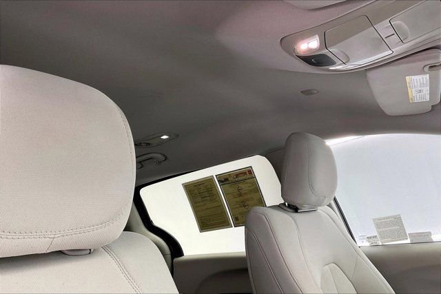 Used 2017 Chrysler Pacifica LX image 25