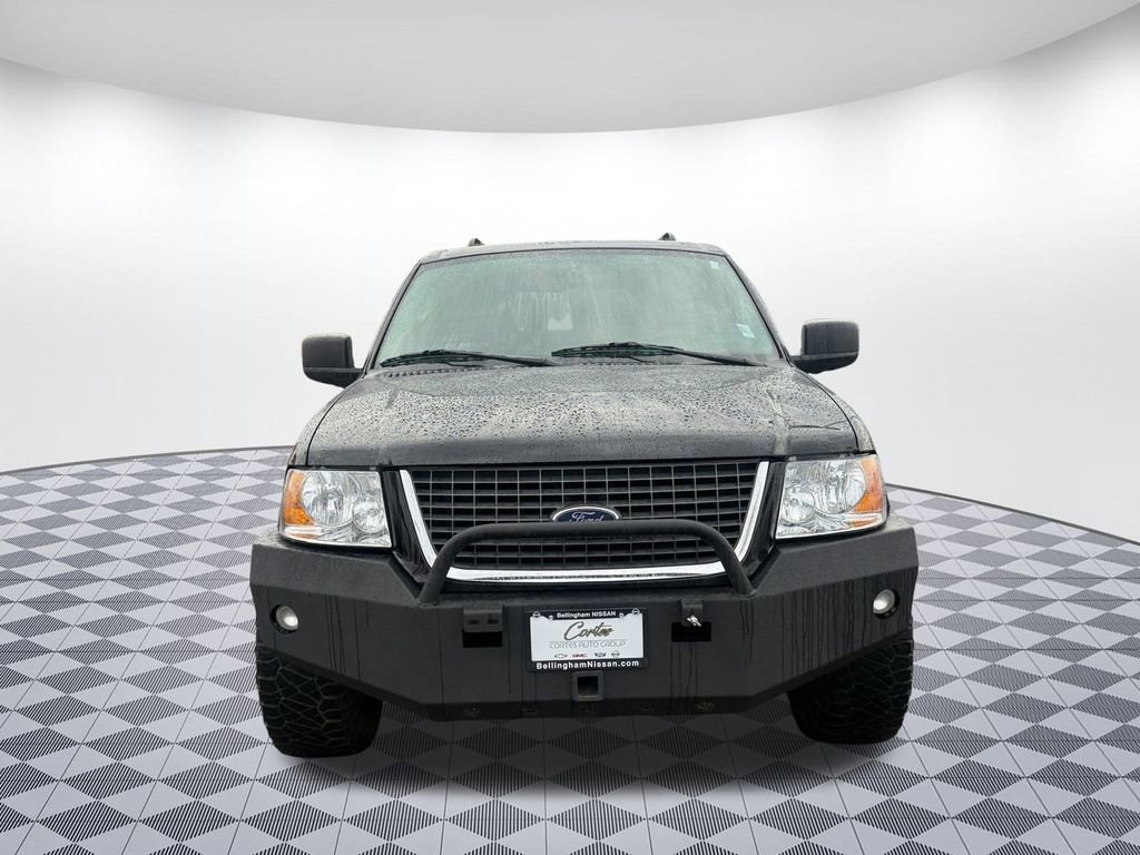 Used 2005 Ford Expedition XLT image 2