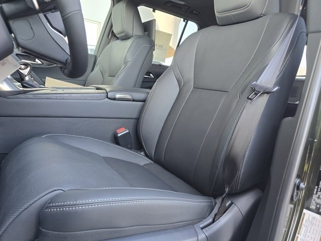 New 2026 Lexus LX 600 4WD w/ Luxury Package image 8