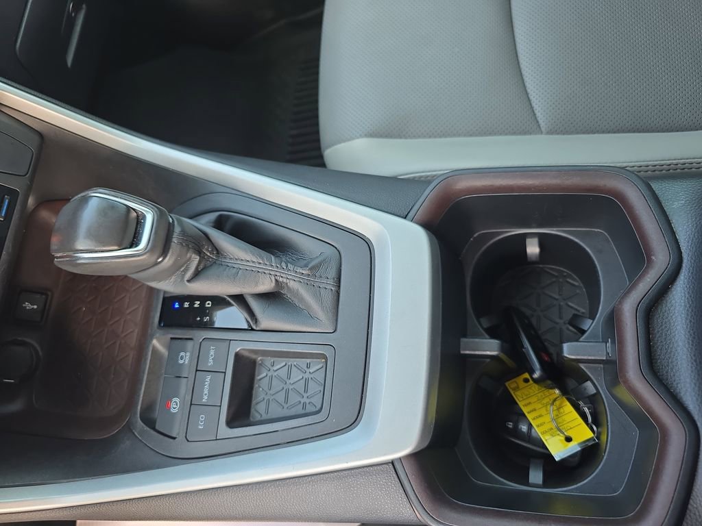 Used 2022 Toyota RAV4 Limited w/ Limited Grade Weather Package image 21