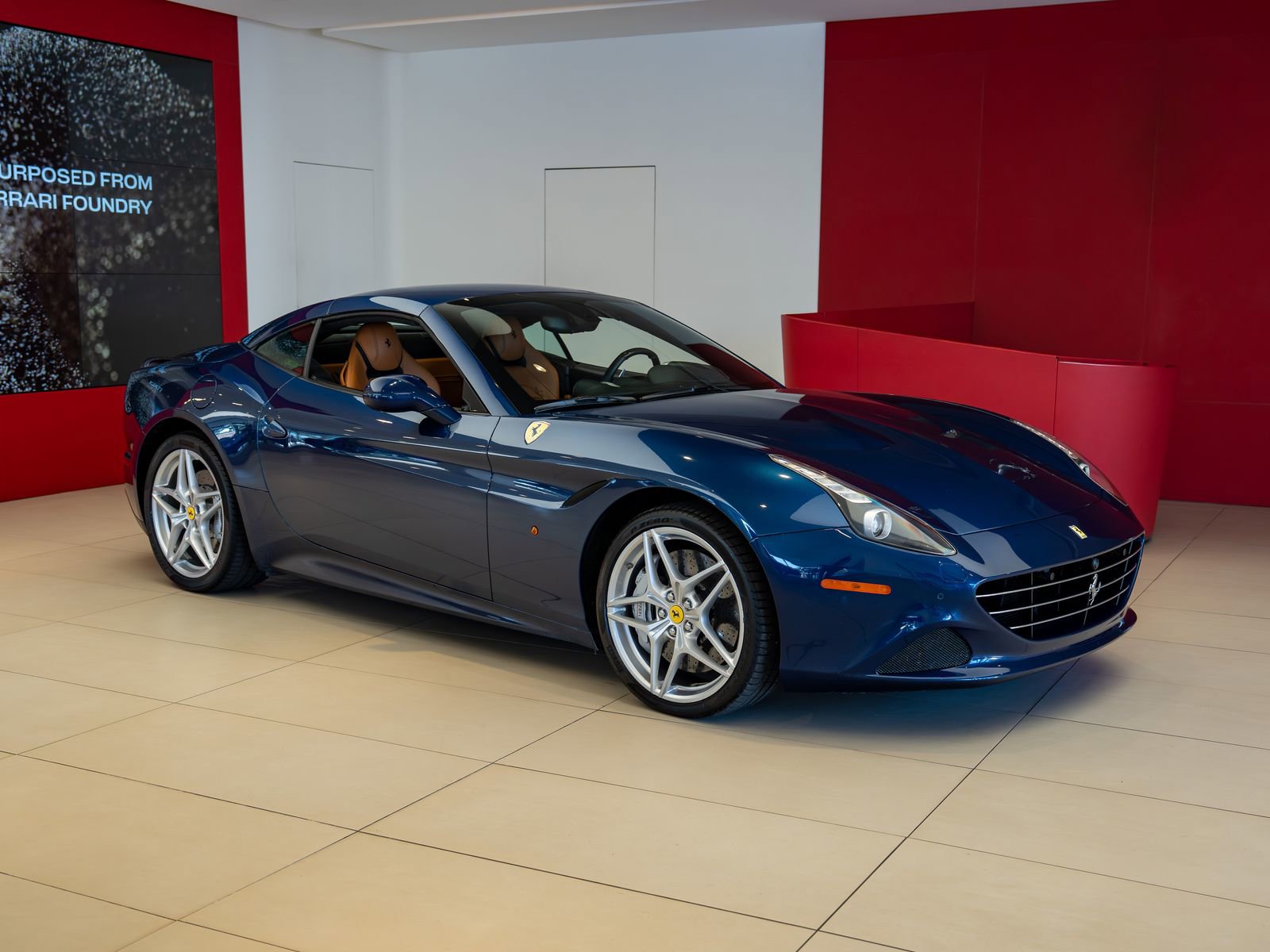 Used 2016 Ferrari California T RWD image 30